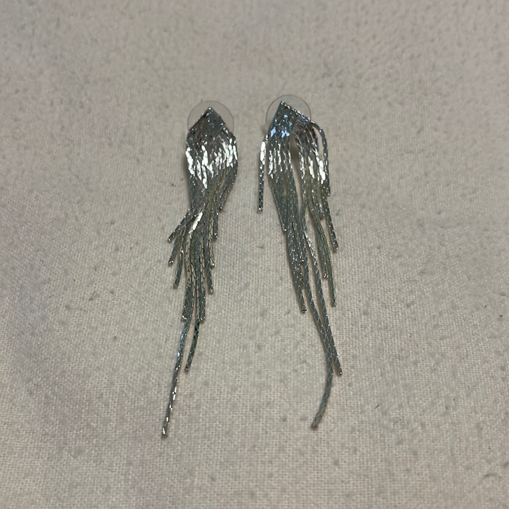Silver asymmetrical earrings*